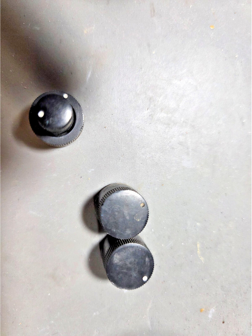 SET OF 3 (COMPLETE) SET OF KNOBS FOR MIDLAND 1001Z MOBILE CB RADIO